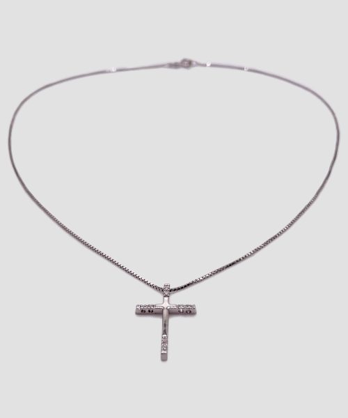 Collana con pendente a croce in oro bianco e diamantini